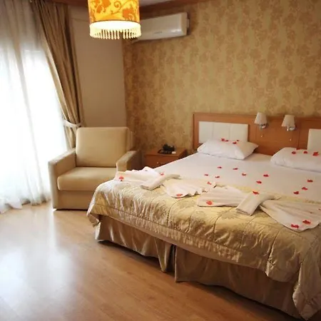 Flower Palace Hotel 2*