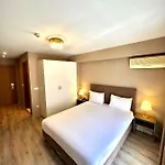 Hotell Flower Palace