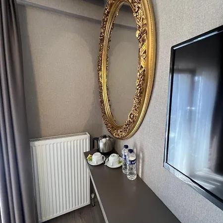 Flower Palace Hotel 2*