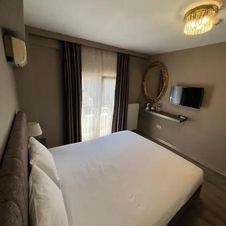 Flower Palace Hotel 2*