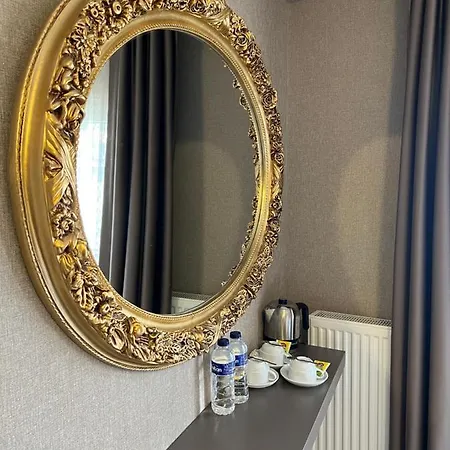 Flower Palace Hotel 2*