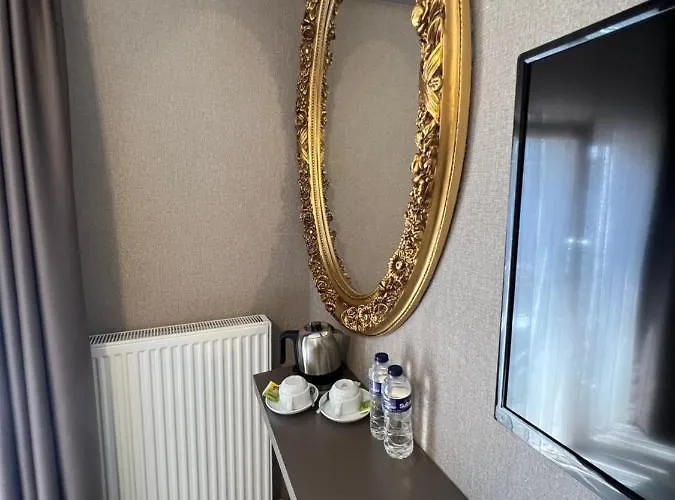 Flower Palace Hotel 2*