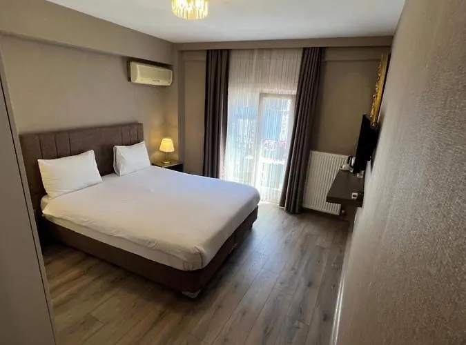 Flower Palace Hotel 2*