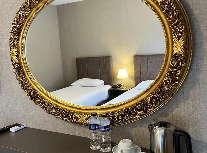 Flower Palace Hotel 2*