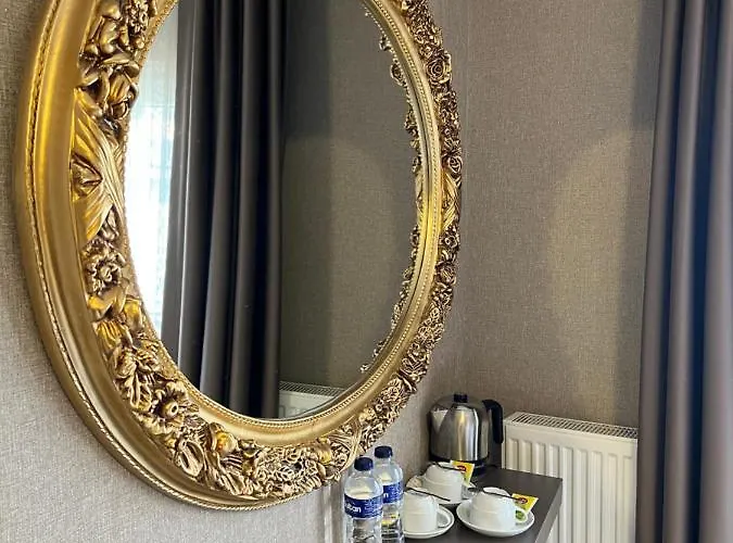 Flower Palace Hotel 2*